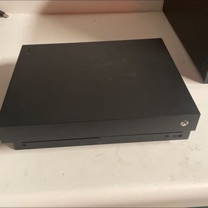 Xbox one x/black